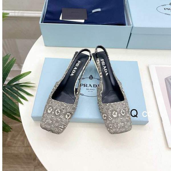Picture of Prada Shoes _SKUPradasz35-40319081.5CMXC0403